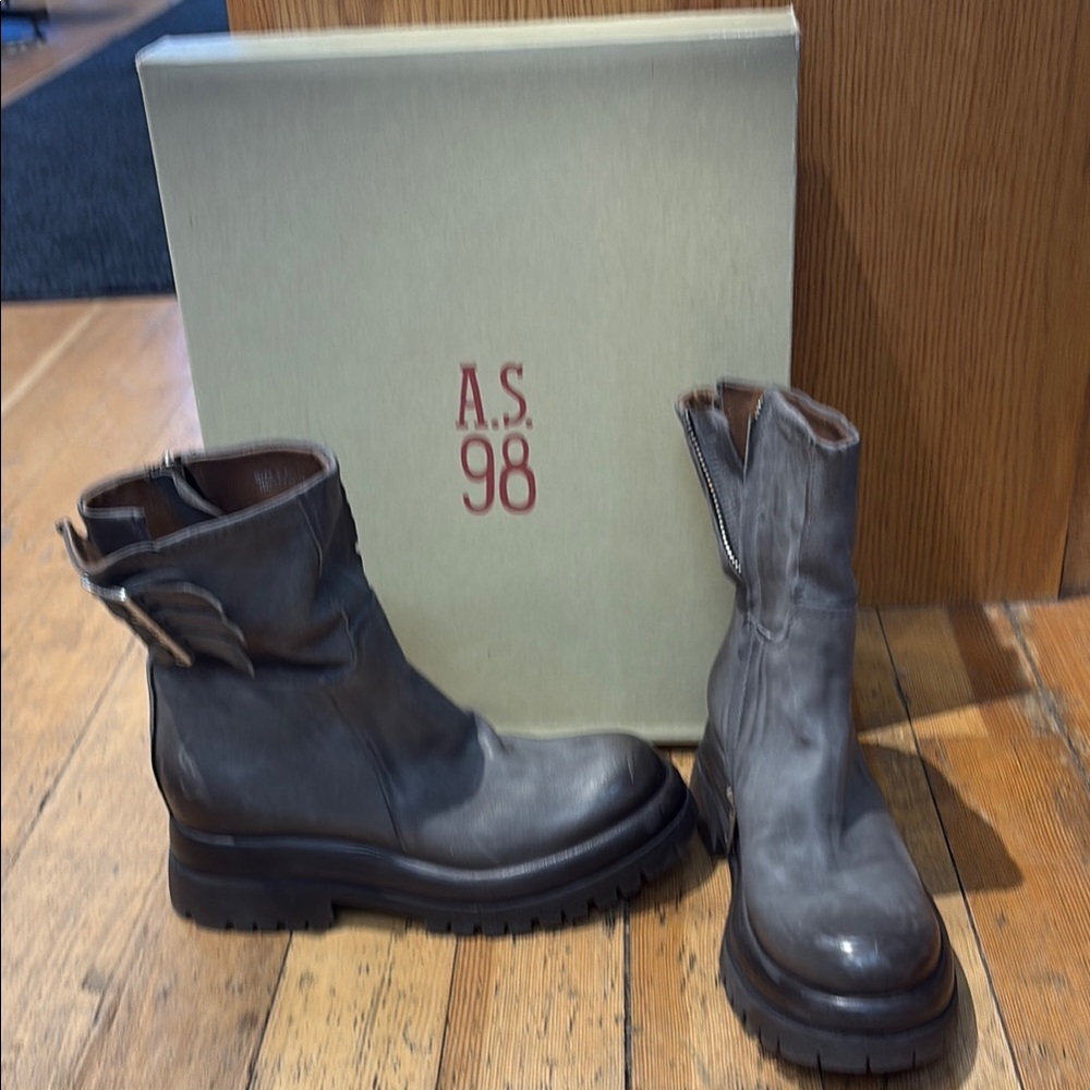 A.S.98 Gray Leather Combat Boots style Doran Sz 37 new in box inside zip